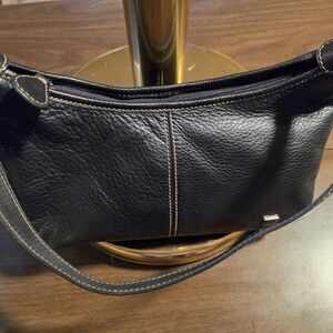 The Sak Black Leather Shoulder Bag with Contrast Stitching
